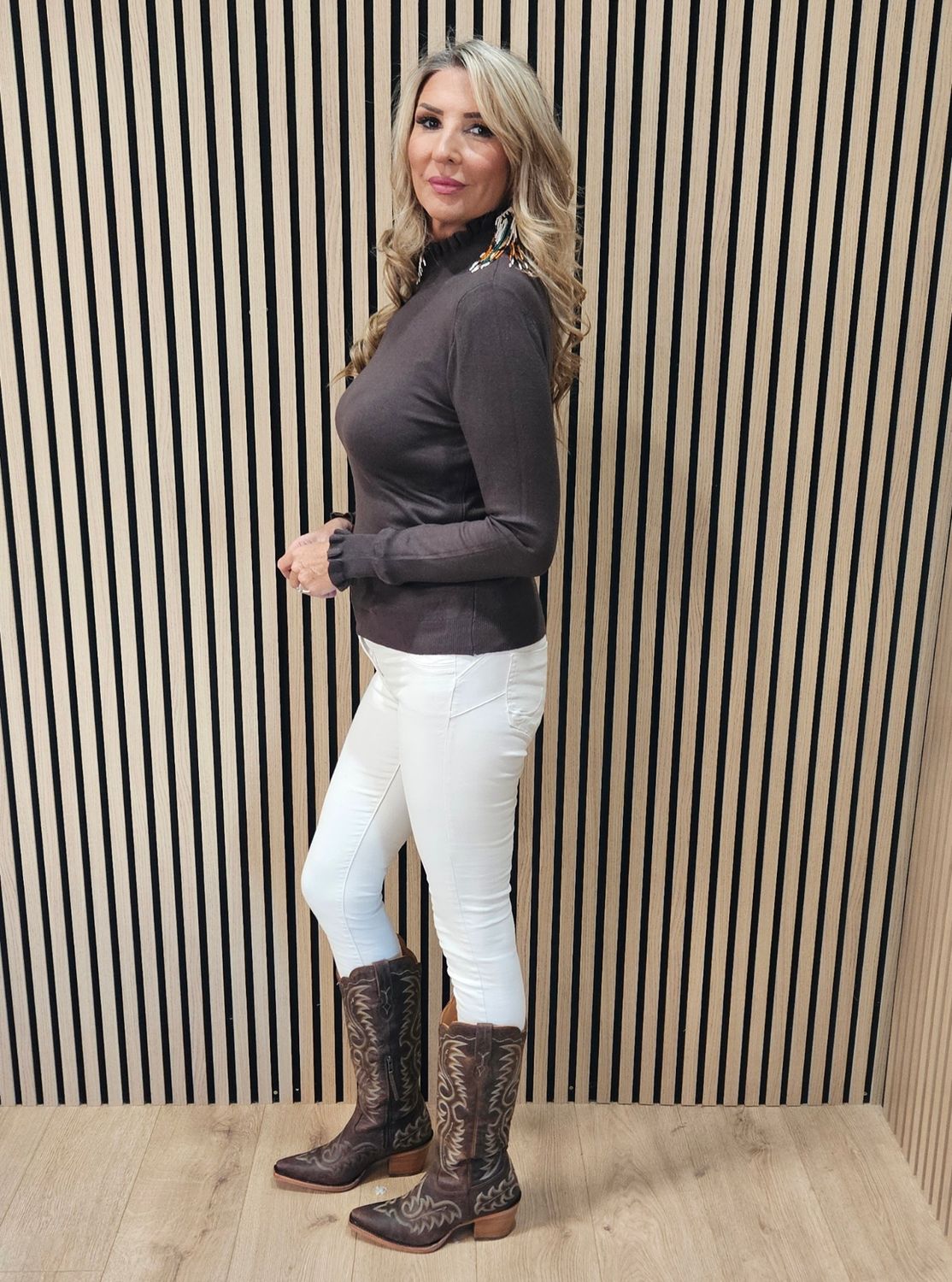 Frill Trim Fine-Knit Jumper – Chocolate