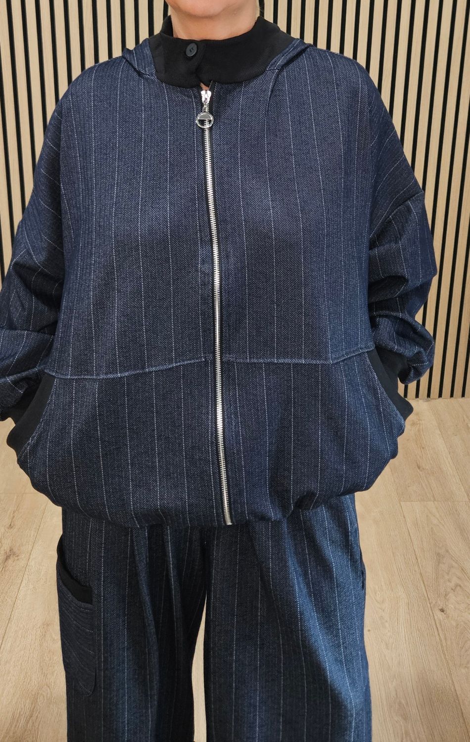 Pinstripe Herringbone Zip-Up Jacket – Navy