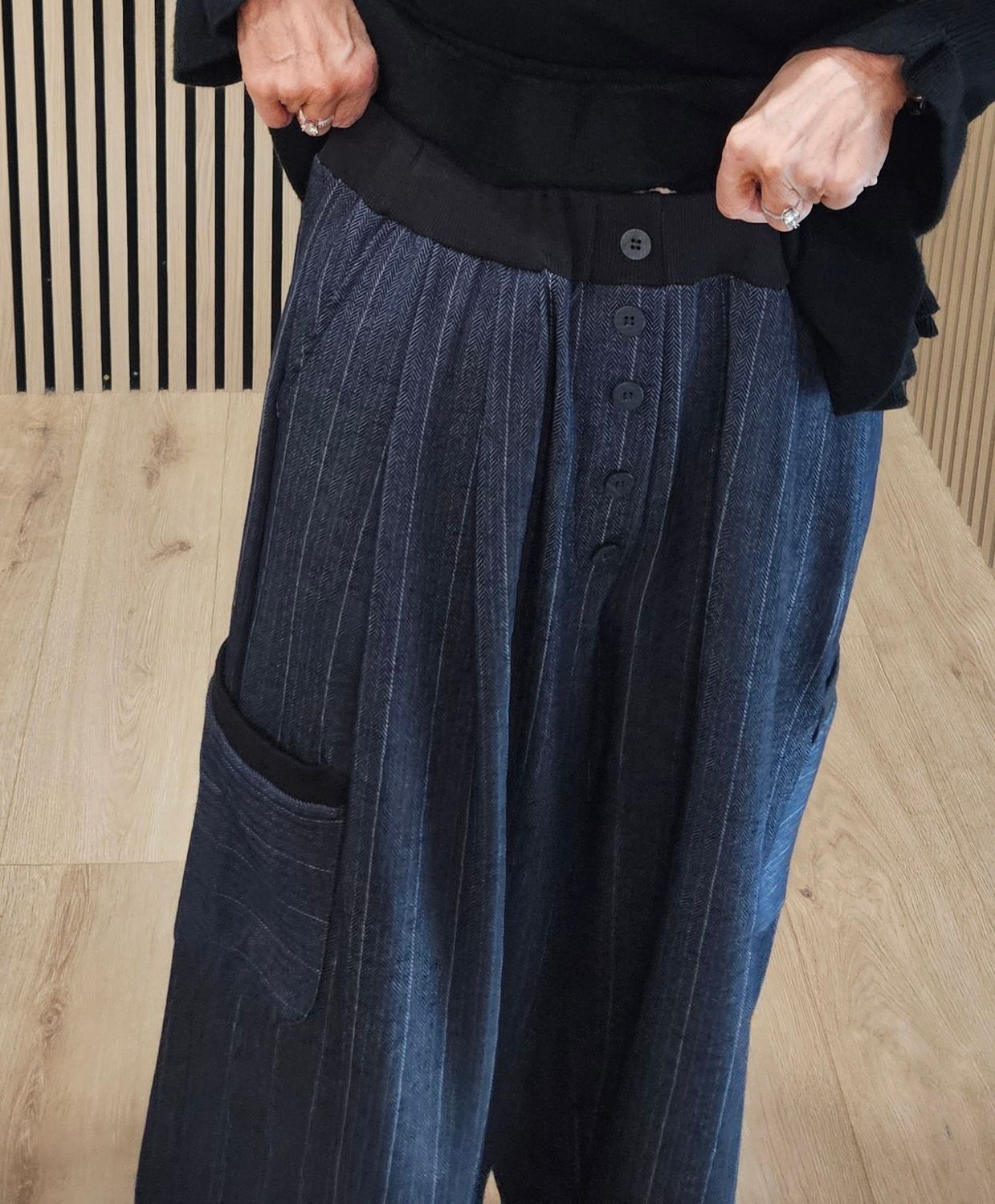 Pinstripe Herringbone Wide-Leg Trousers - Navy