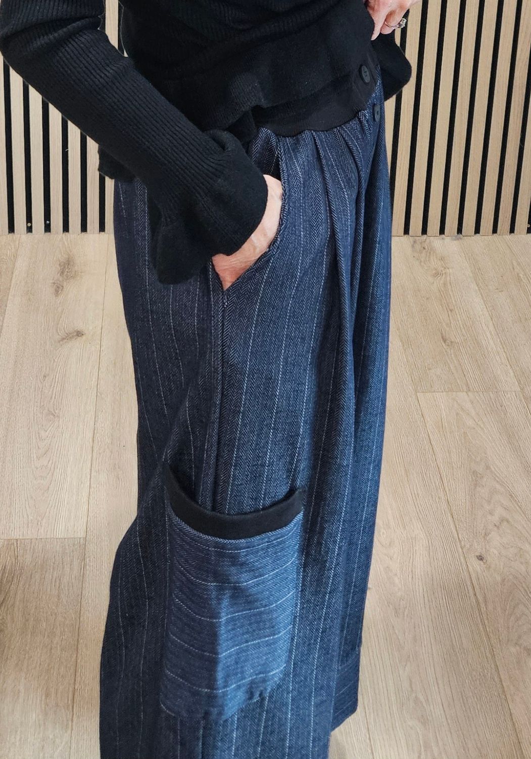 Pinstripe Herringbone Wide-Leg Trousers - Navy