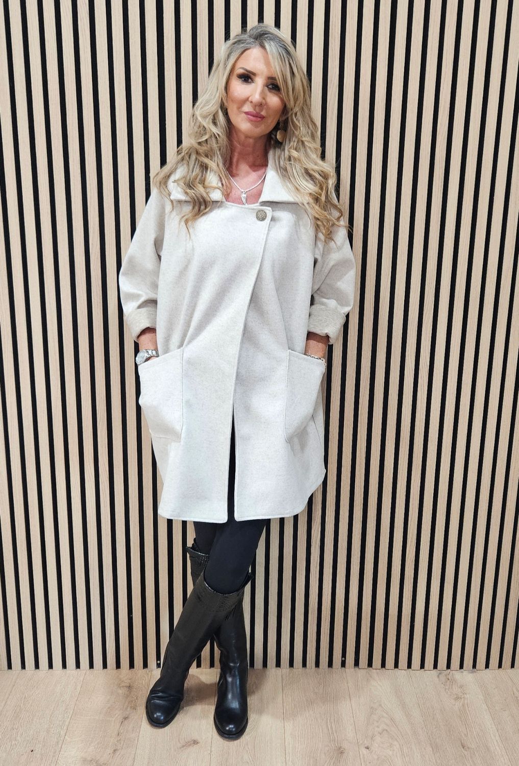 Soft-Stretch Coat – Cream