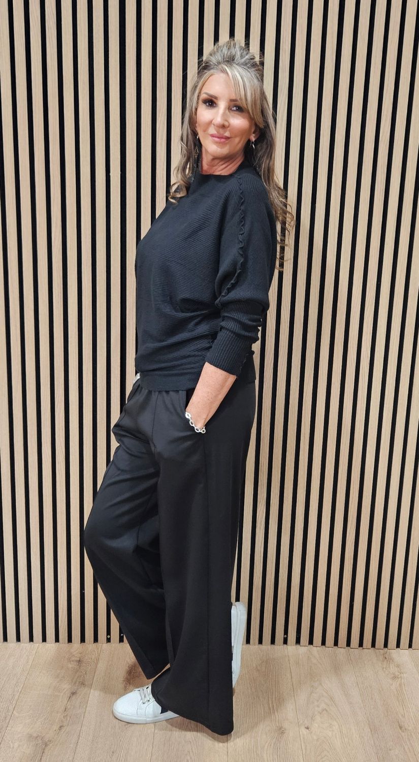 Ribbed Batwing Jumper – Black