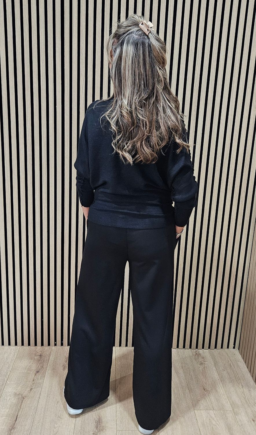 Ribbed Batwing Jumper – Black