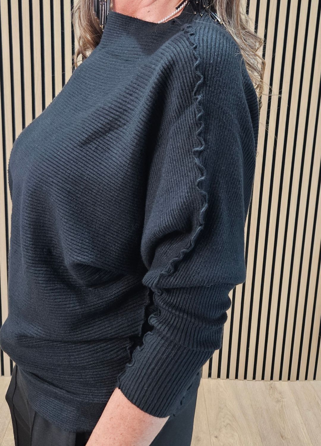 Ribbed Batwing Jumper – Black