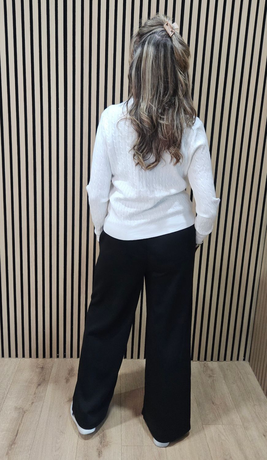 Pearl-Neck Cable-Knit Jumper – White