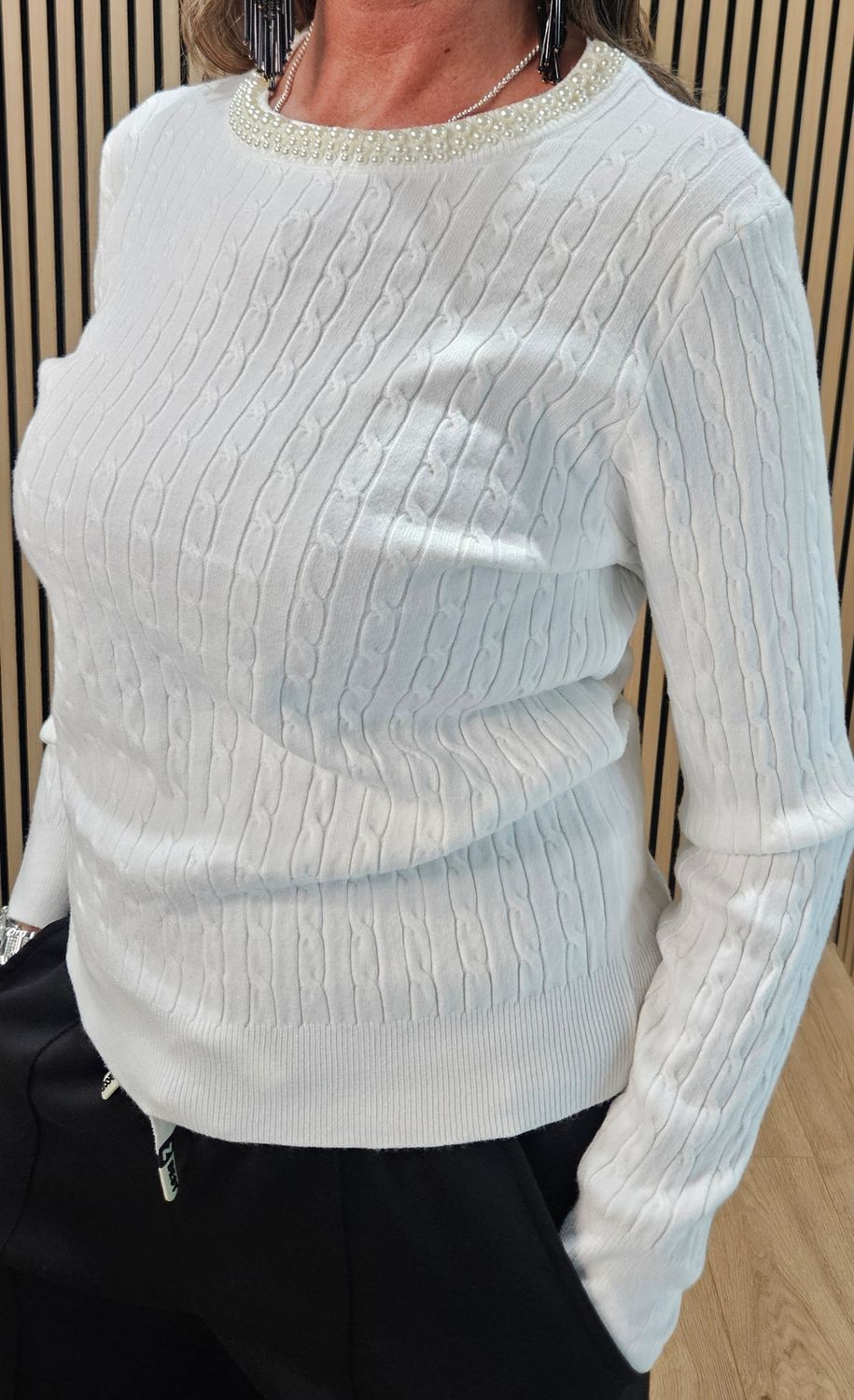 Pearl-Neck Cable-Knit Jumper – White