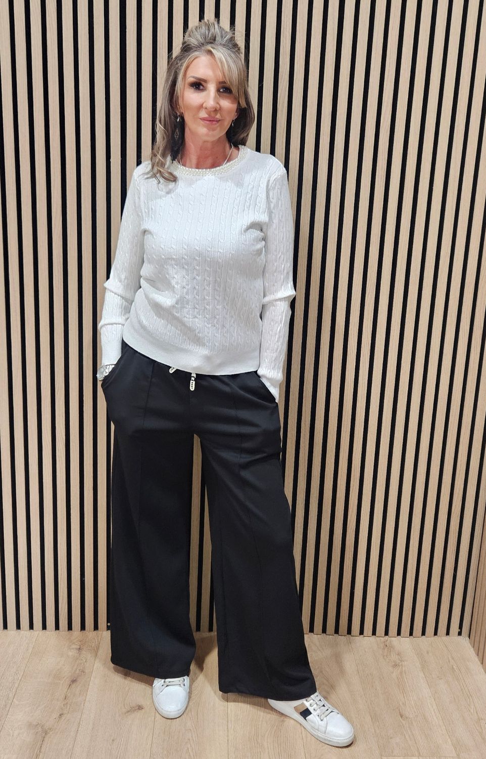 Pearl-Neck Cable-Knit Jumper – White