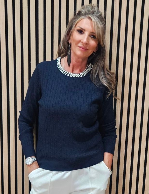 Pearl-Neck Cable-Knit Jumper – Navy