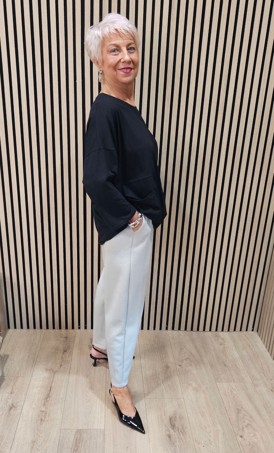 Pleat-Front Stretch Trousers – Stone