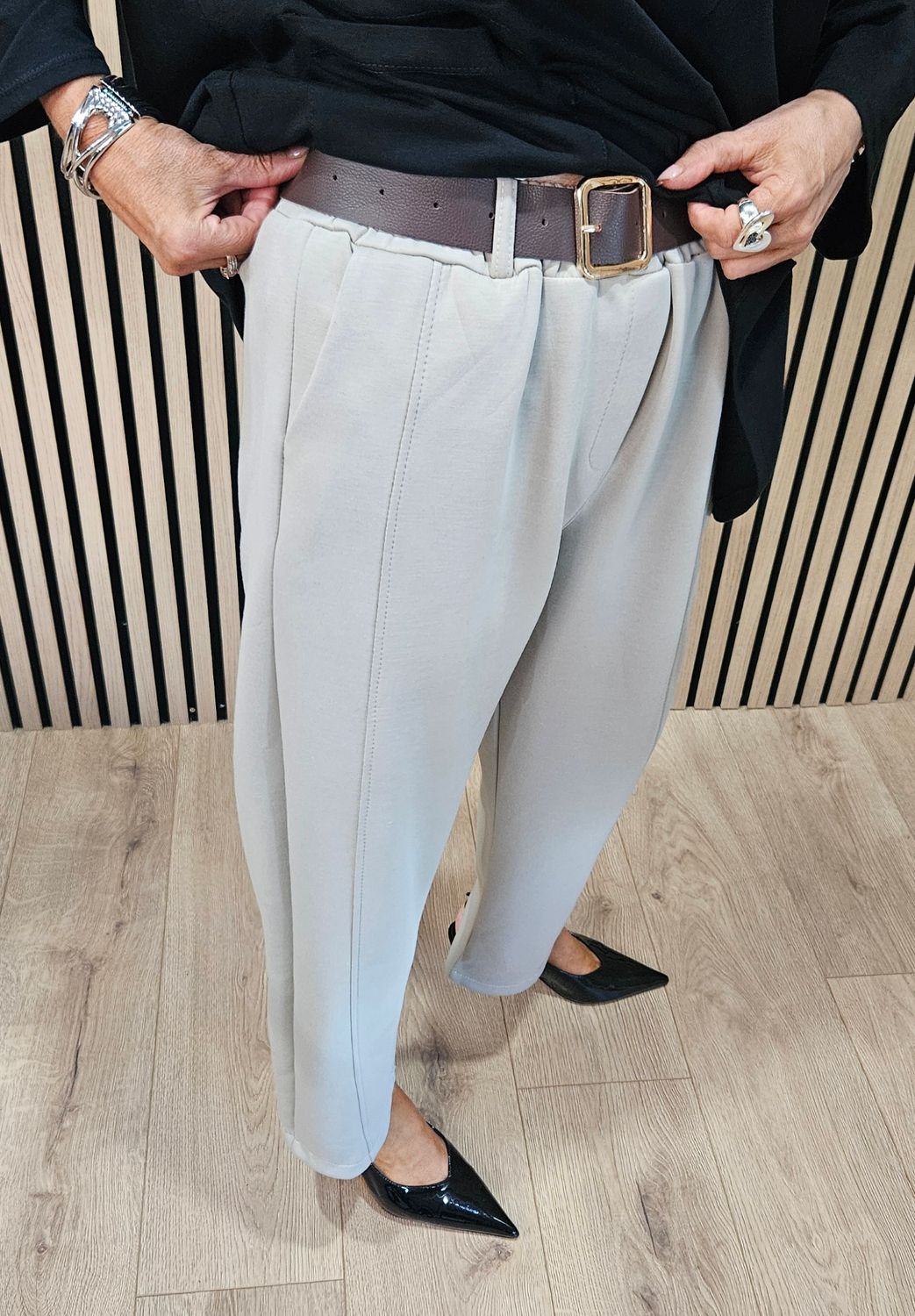 Pleat-Front Stretch Trousers – Stone