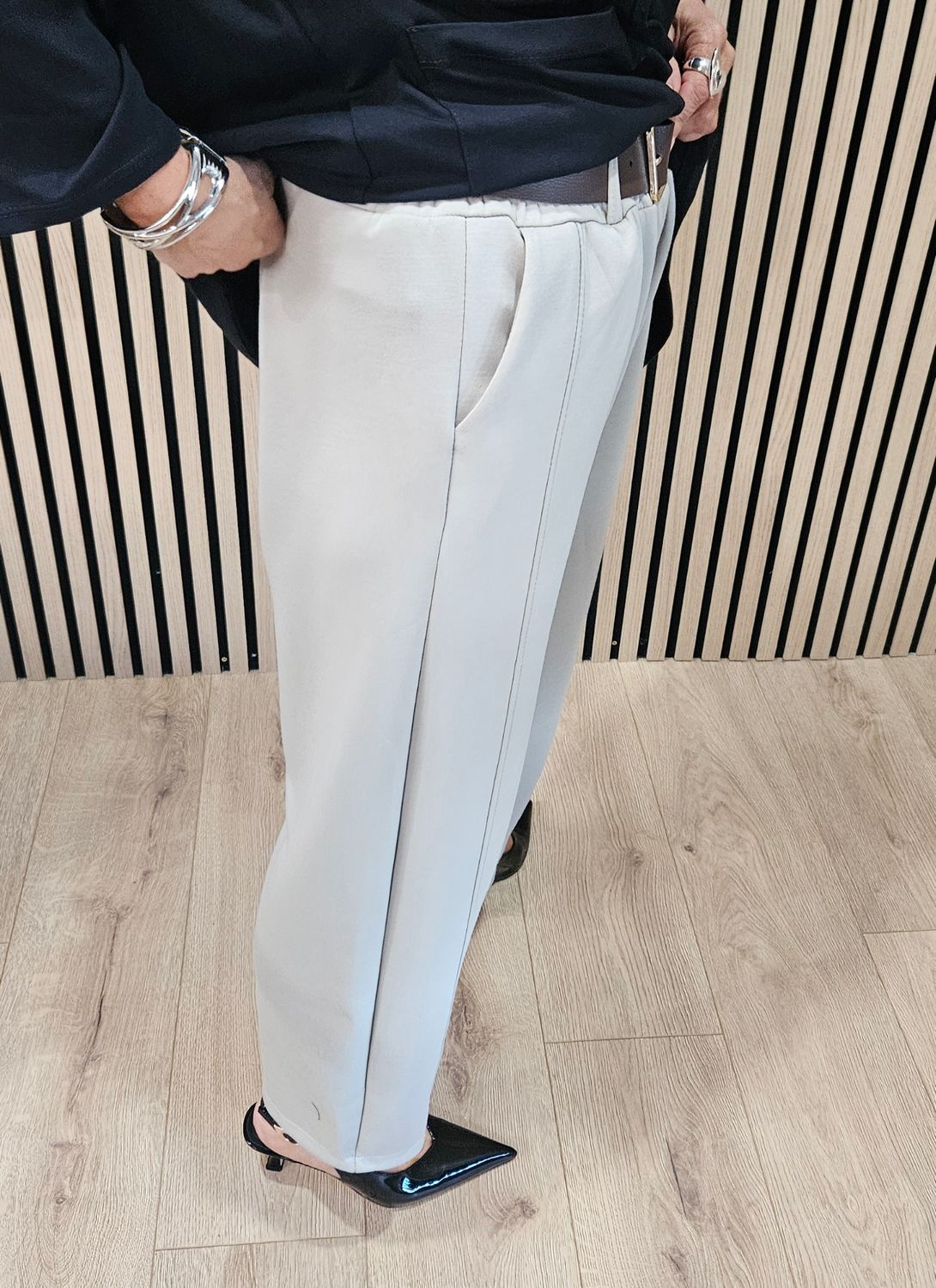 Pleat-Front Stretch Trousers – Stone