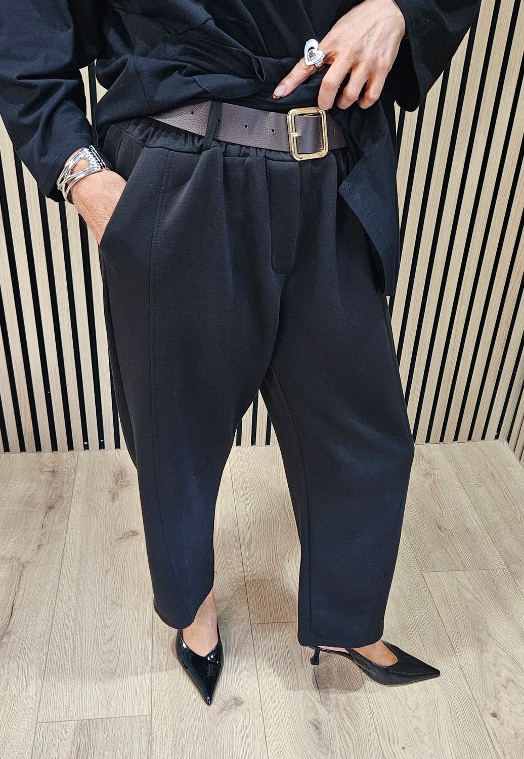 Pleat-Front Stretch Trousers – Black