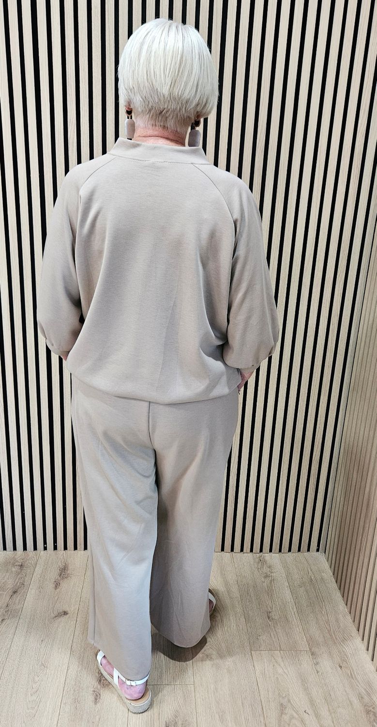 Zip-Up Two-Piece Tracksuit – Beige