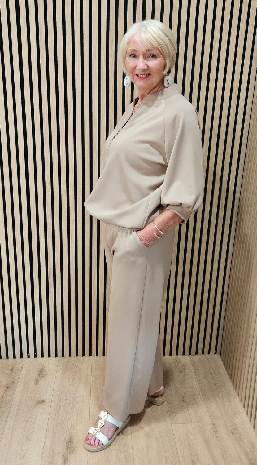 Zip-Up Two-Piece Tracksuit – Beige