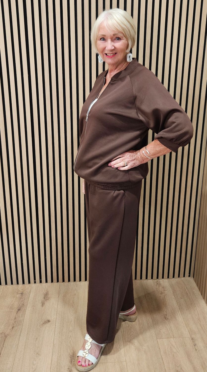 Zip-Up Two-Piece Tracksuit – Chocolate