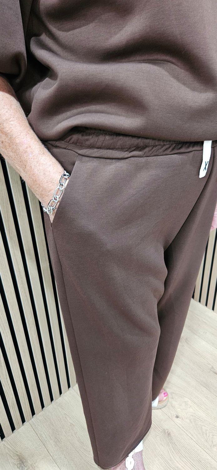 Zip-Up Two-Piece Tracksuit – Chocolate