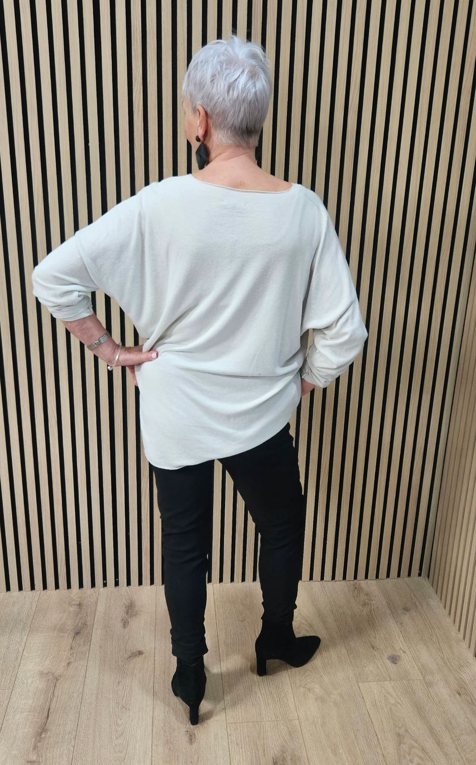 Diamanté Dandelion Soft-Knit Top – Stone