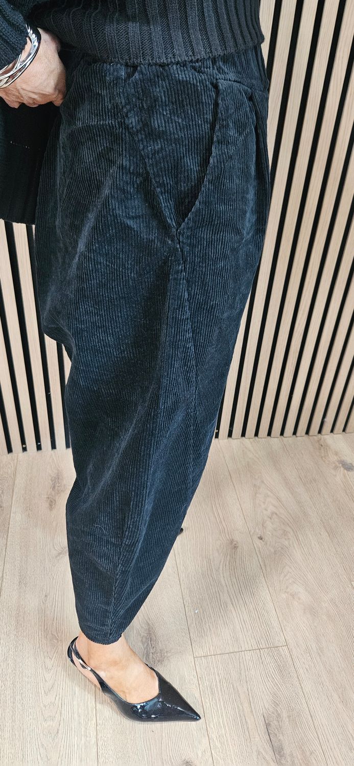 Cord Barrel-Leg Trousers - Black