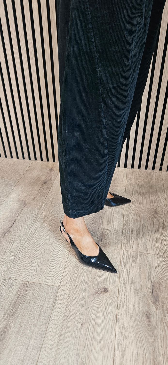 Cord Barrel-Leg Trousers - Black