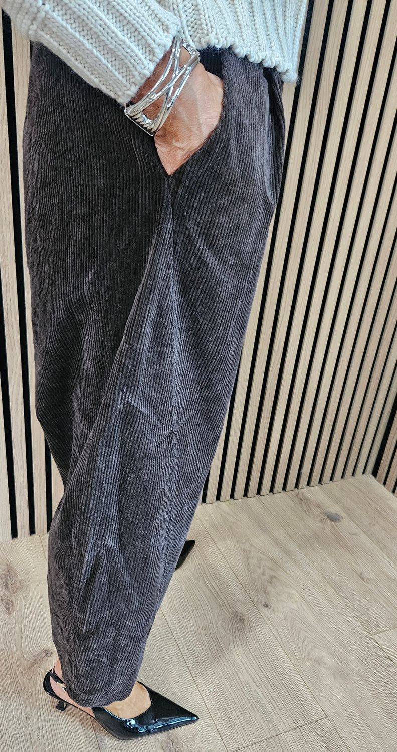 Cord Barrel-Leg trouser - Chocolate