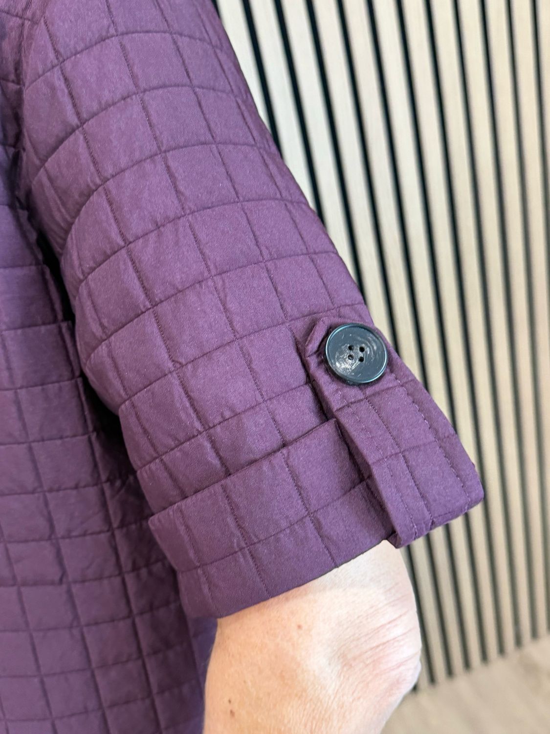 Quilted Short Sleeve Jacket - Burgundy
