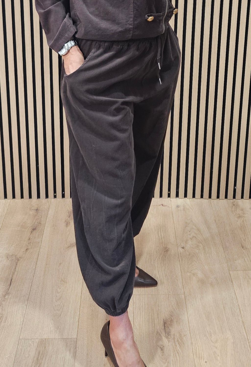 Military-Style Cotton Two-Piece Suit – Chocolate