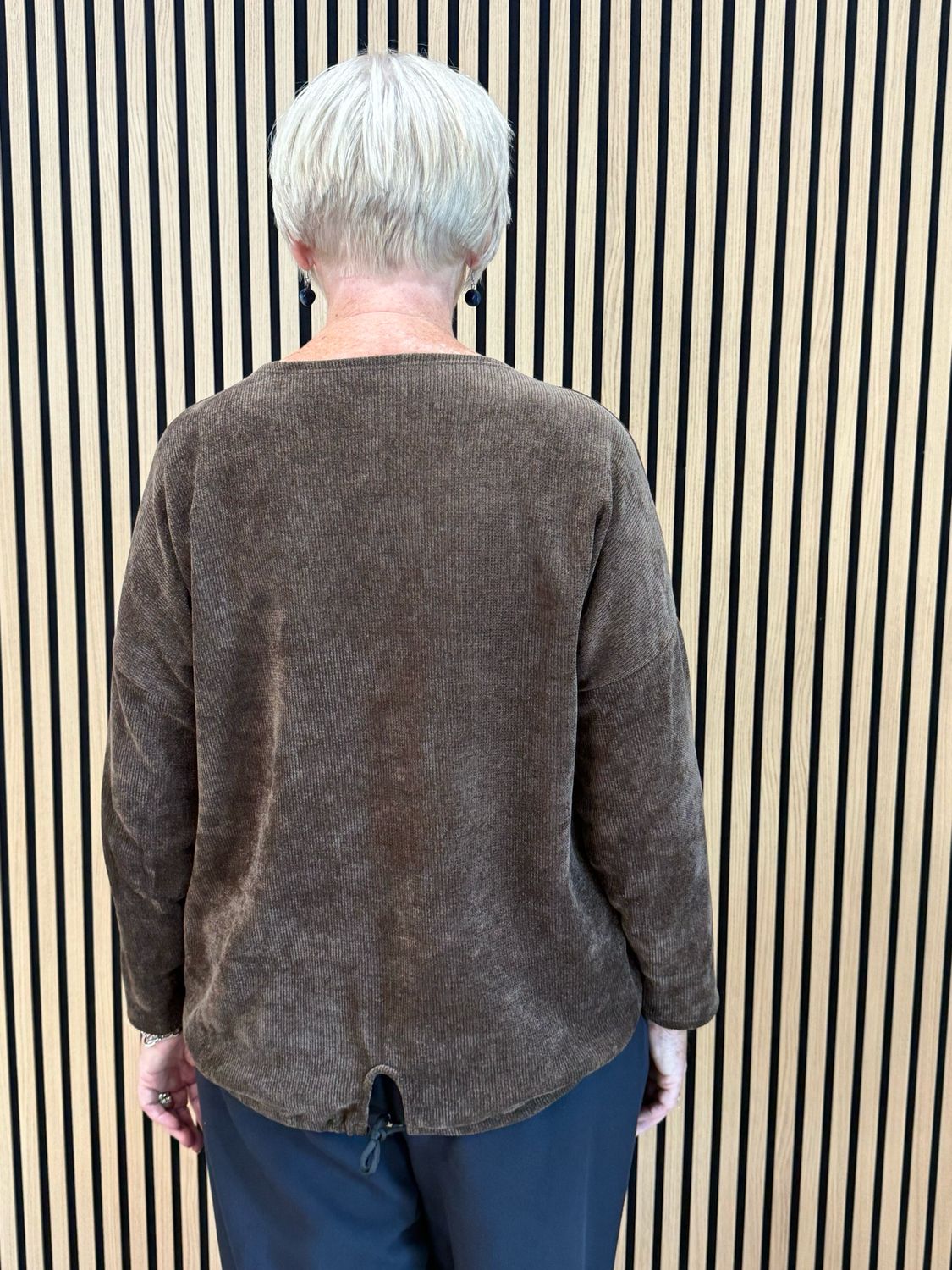 Metallic Abstract Print V-Neck Jumper - Chocolate
