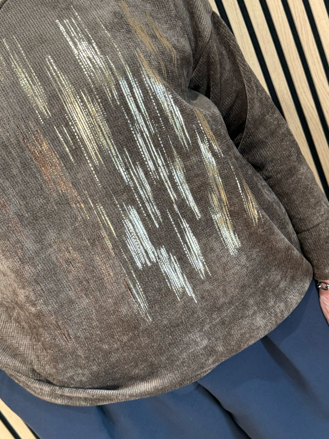 Metallic Abstract Print V-Neck Jumper - Chocolate