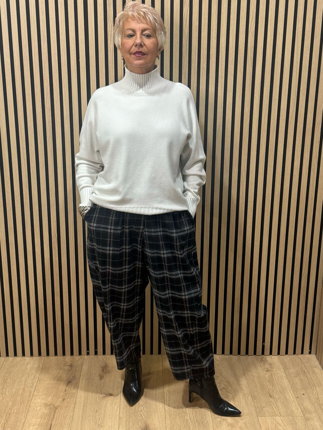 Checked Wide Leg Barrel Pants - Black/Grey