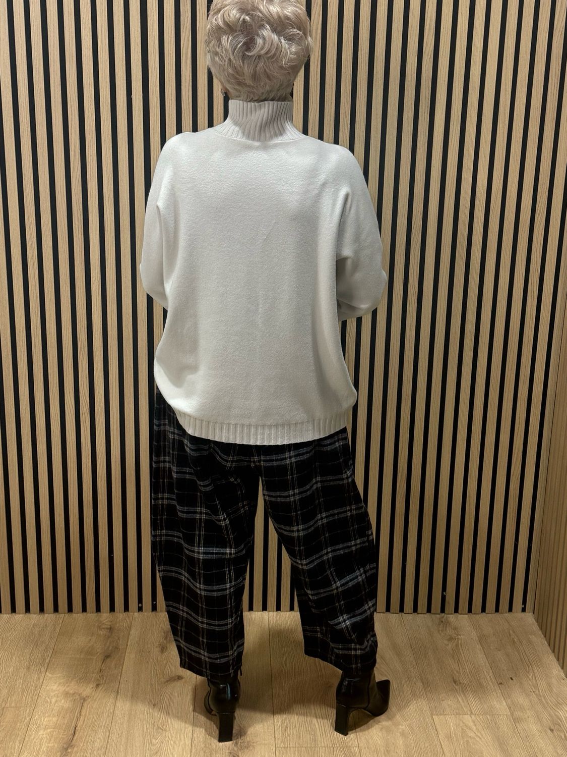Checked Wide Leg Barrel Pants - Black/Grey