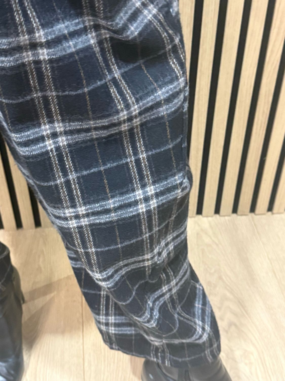Checked Wide Leg Barrel Pants - Black/Grey