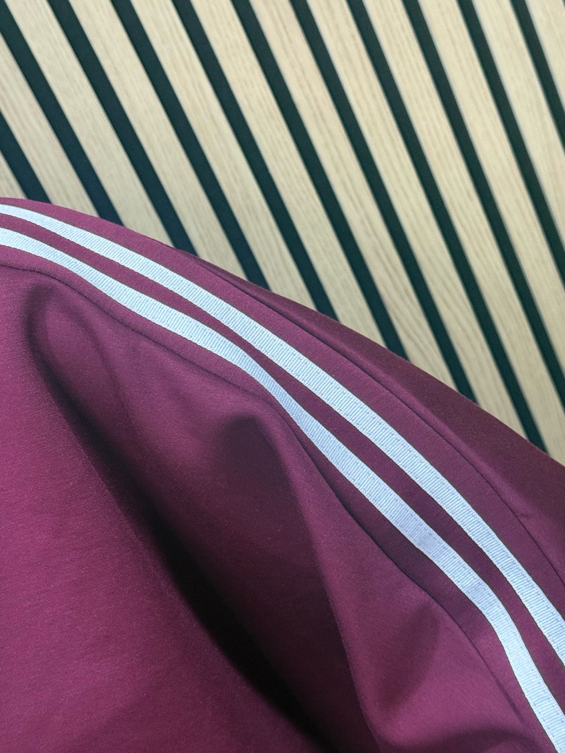 Contrast Stripe Sleeve Jersey Top - Plum