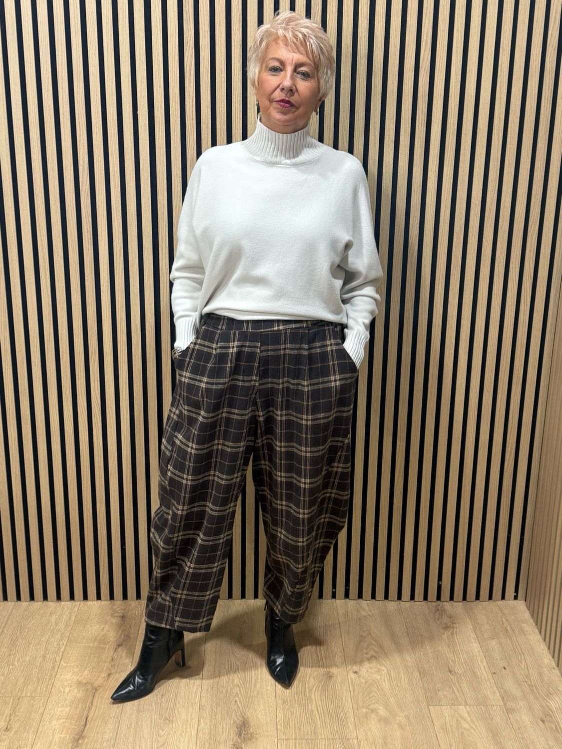 Checked Wide Leg Barrel Pants- Chocolate