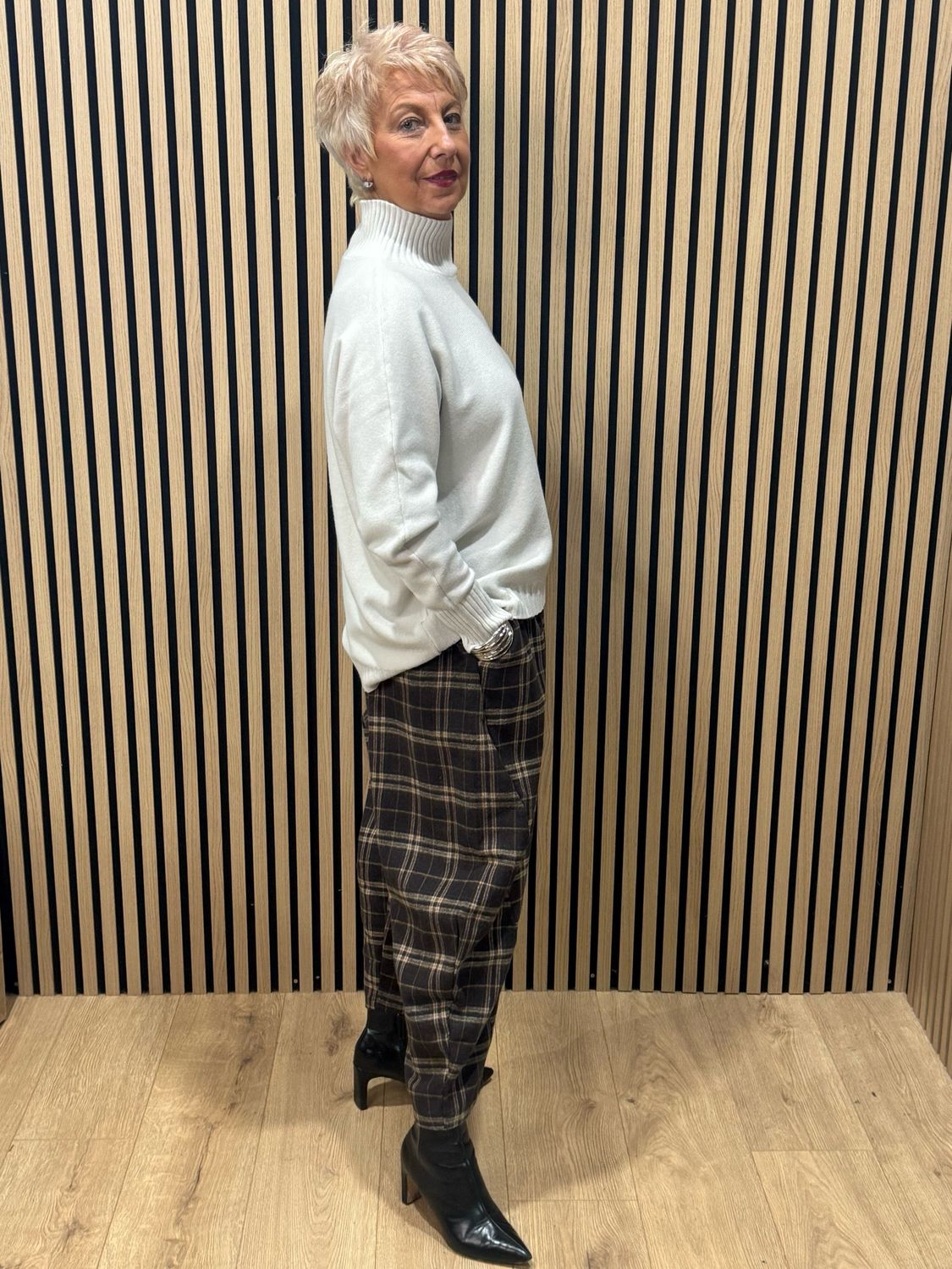 Checked Wide Leg Barrel Pants- Chocolate
