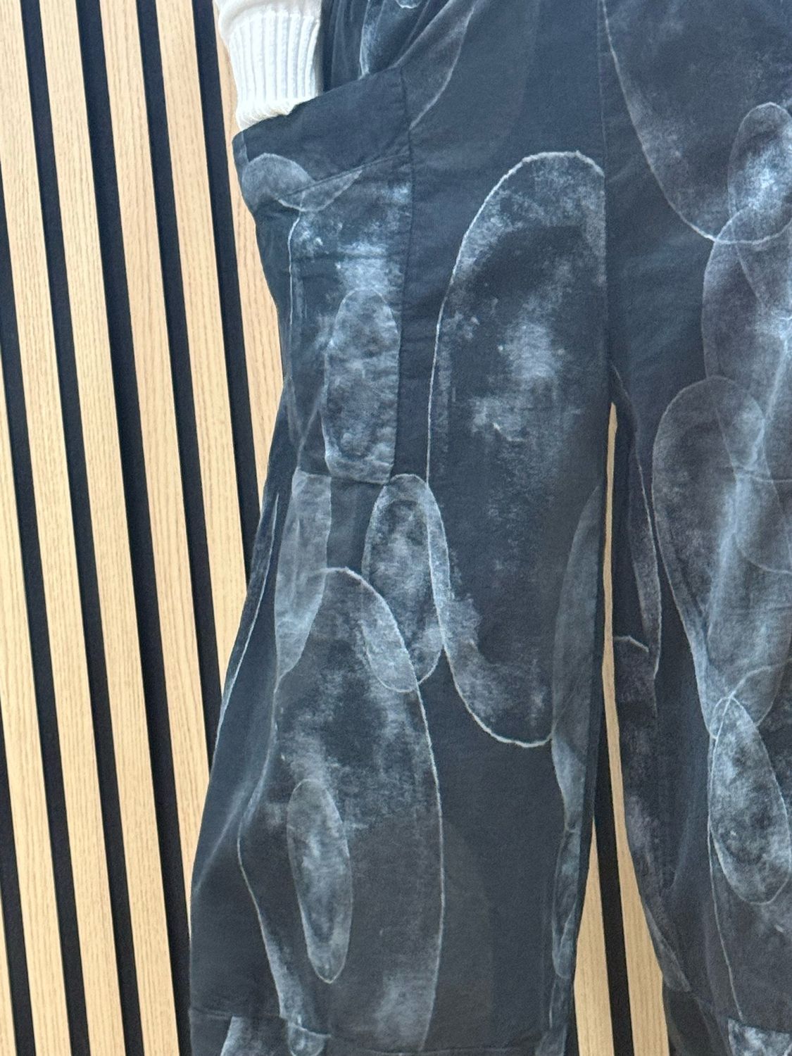 Abstract Print Tulip Hem Trousers - Charcoal