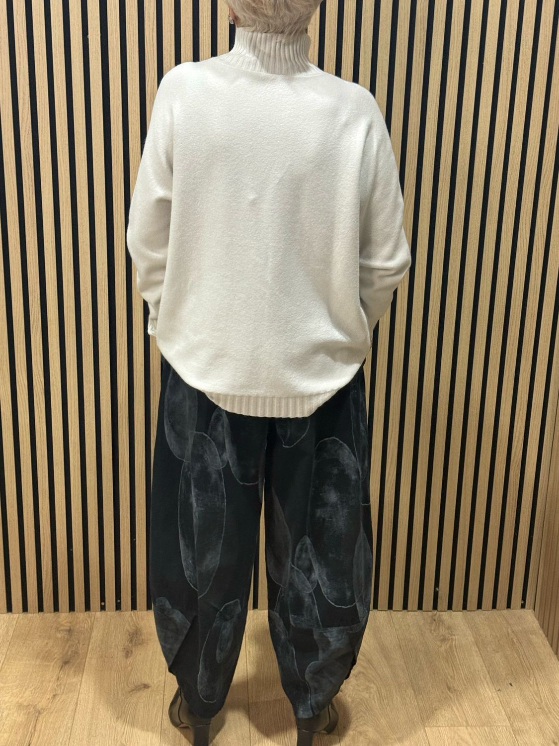 Abstract Print Tulip Hem Trousers - Charcoal