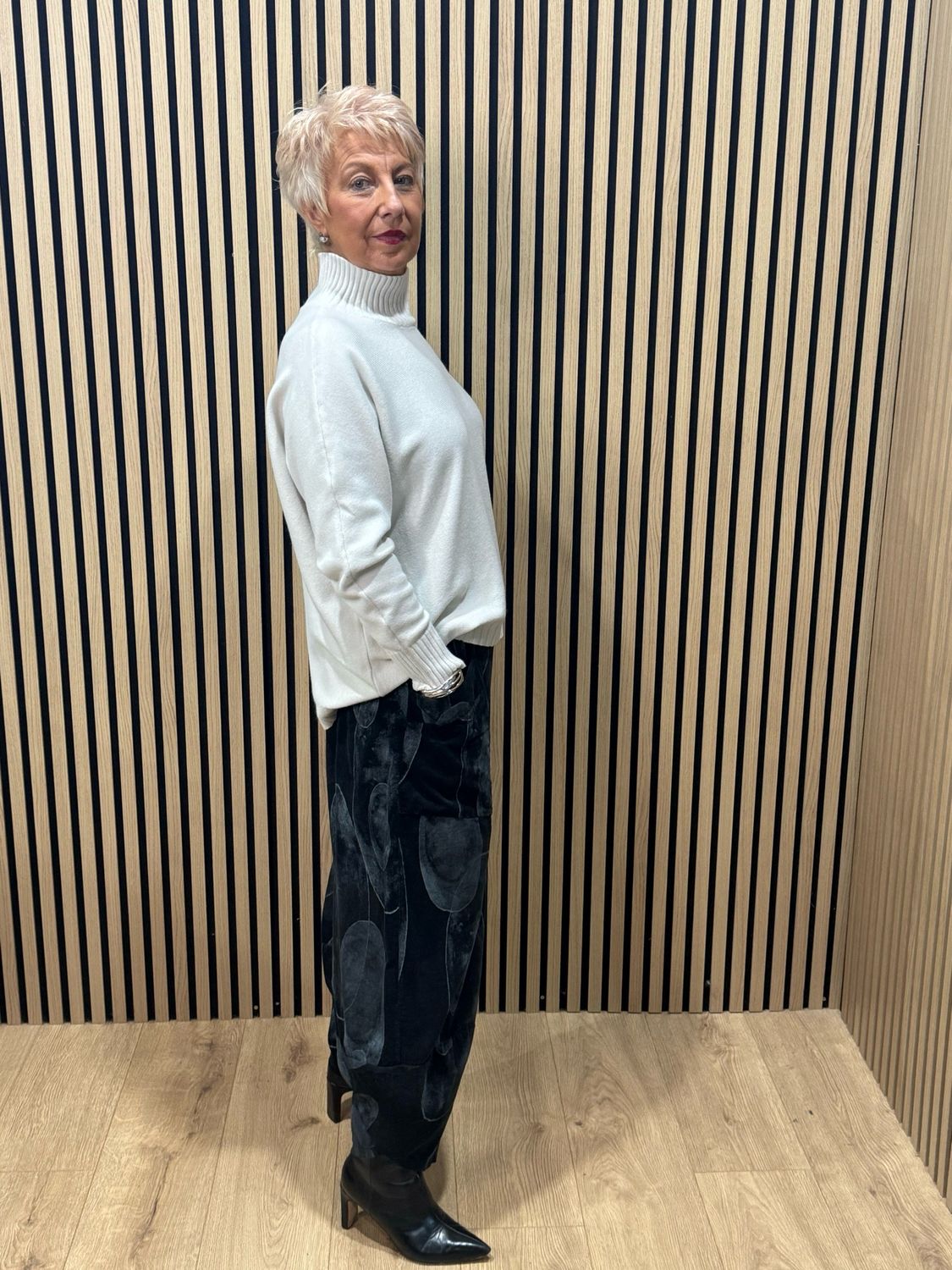 Abstract Print Tulip Hem Trousers - Charcoal