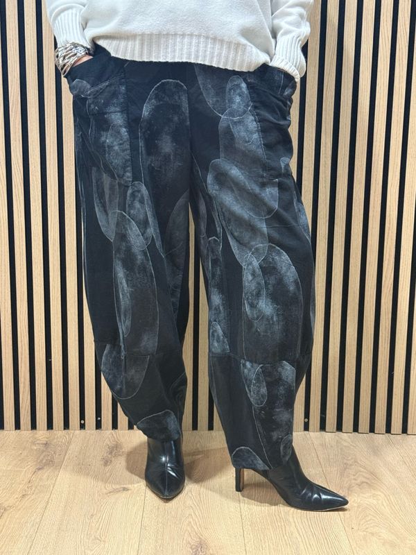 Abstract Print Tulip Hem Trousers - Charcoal