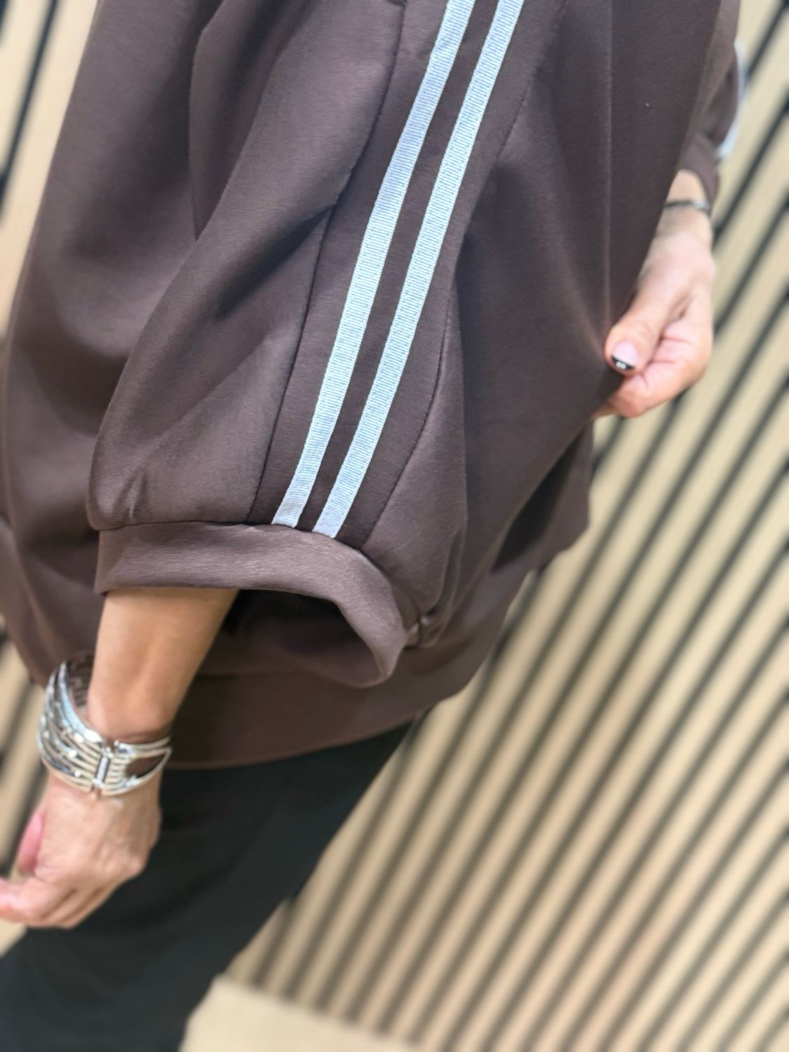 Contrast Stripe Sleeve Jersey Top - Chocolate