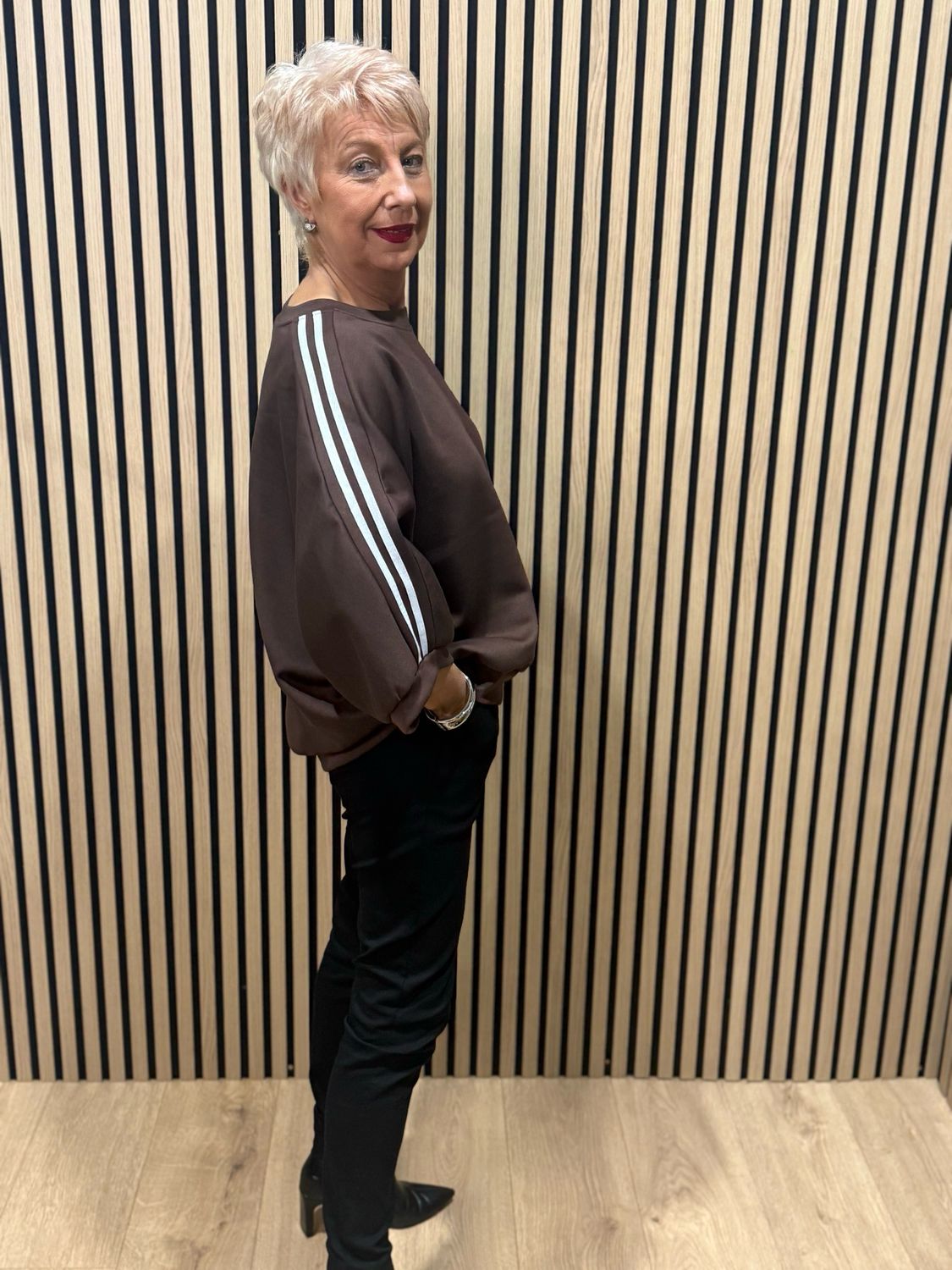 Contrast Stripe Sleeve Jersey Top - Chocolate