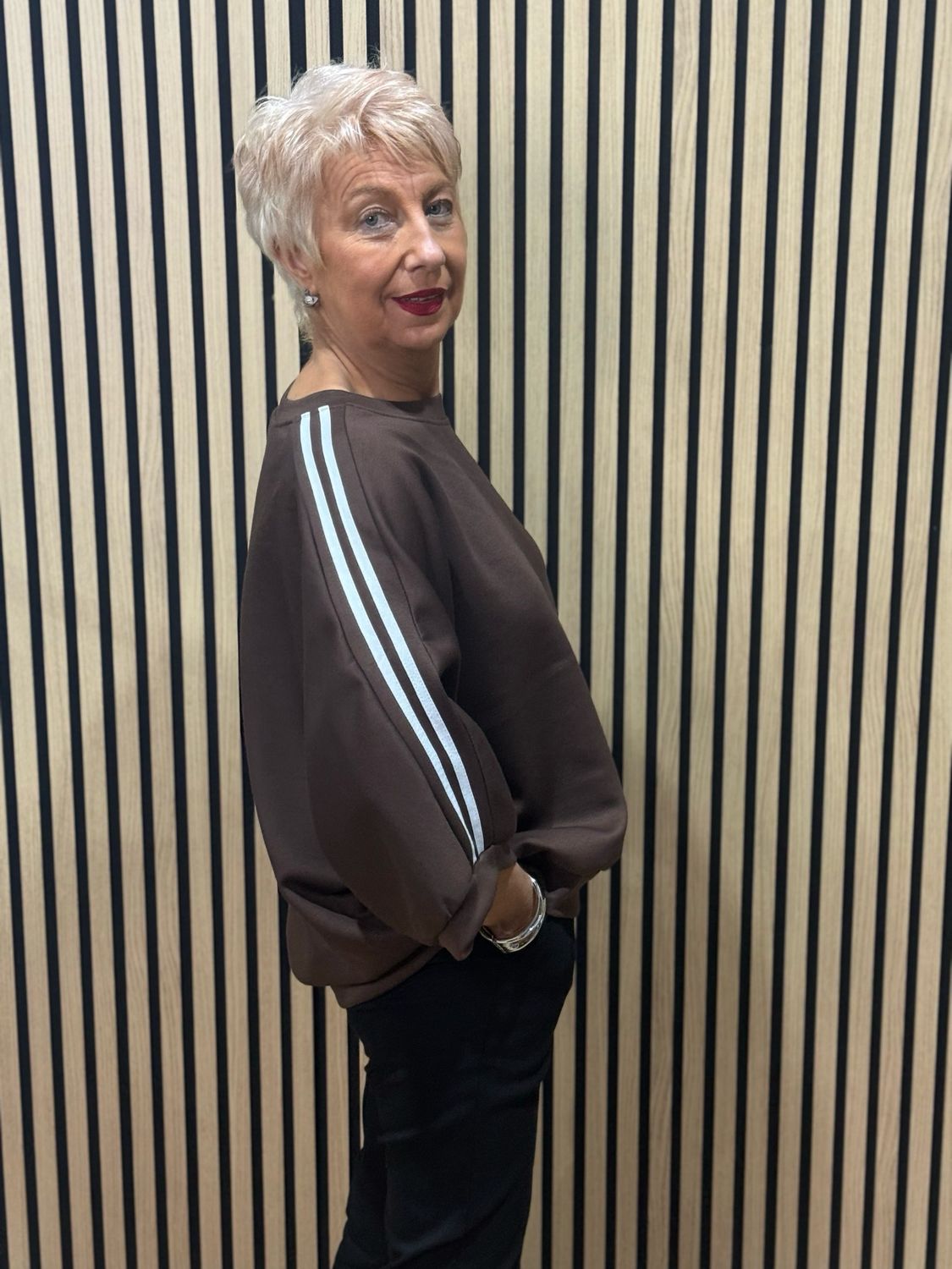 Contrast Stripe Sleeve Jersey Top - Chocolate