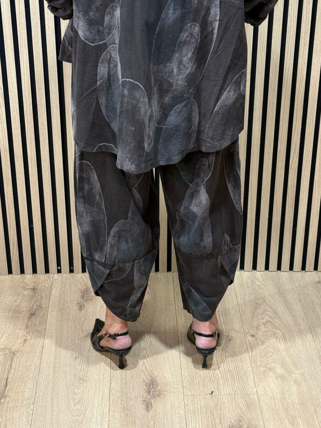 Abstract Print Cowl Neck Top &amp; Tulip Bottom Co-Ord - Chocolate