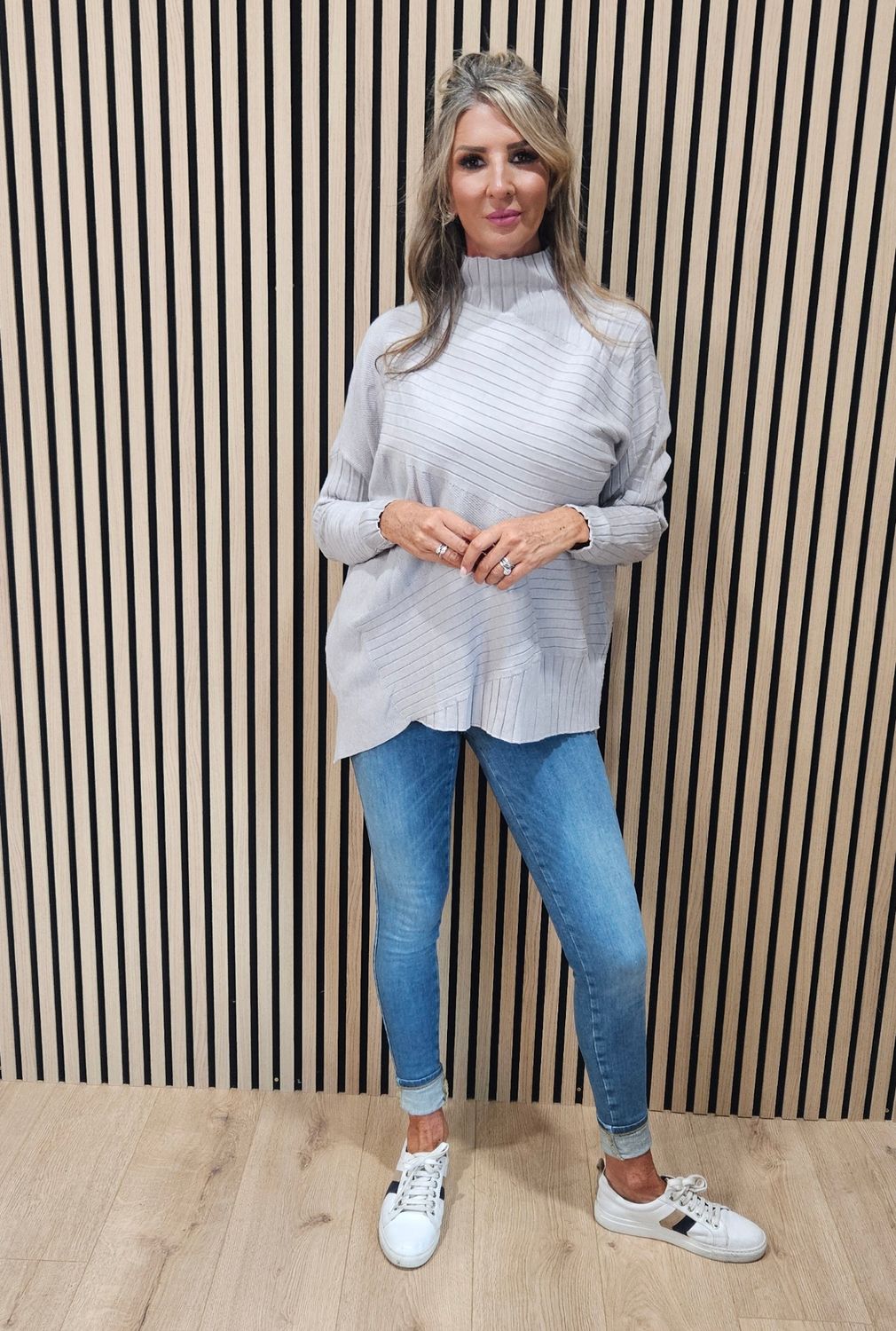 Textured Panel High-Neck - Grey