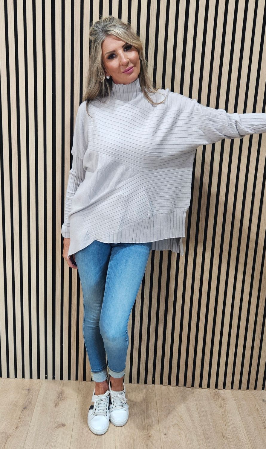 Textured Panel High-Neck - Grey