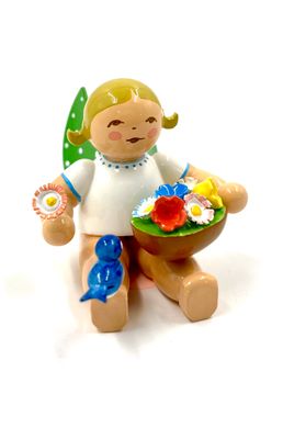 Wendt & Kühn Engel mit Blumenschale und blauem Vögelchen Dieser bezaubernde sitzende Engel aus der traditionsreichen Manufaktur Wendt & Kühn in Grünhainichen vereint handwerkliche Perfektion und lieb Wendt & Kühn Engel mit Blumenschale und blauem Vögelchen Dieser bezaubernde sitzende Engel aus der traditionsreichen Manufaktur Wendt & Kühn in Grünhainichen vereint handwerkliche Perfektion und lieb