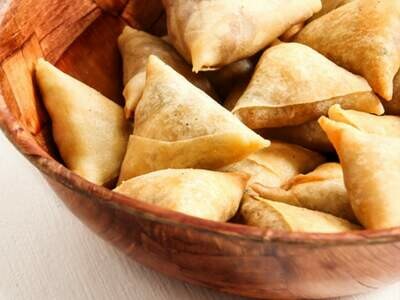 Samosas x 24