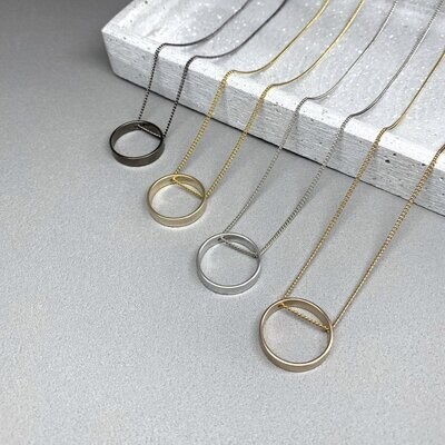 Halskette mit kleinem Kreis Anhänger