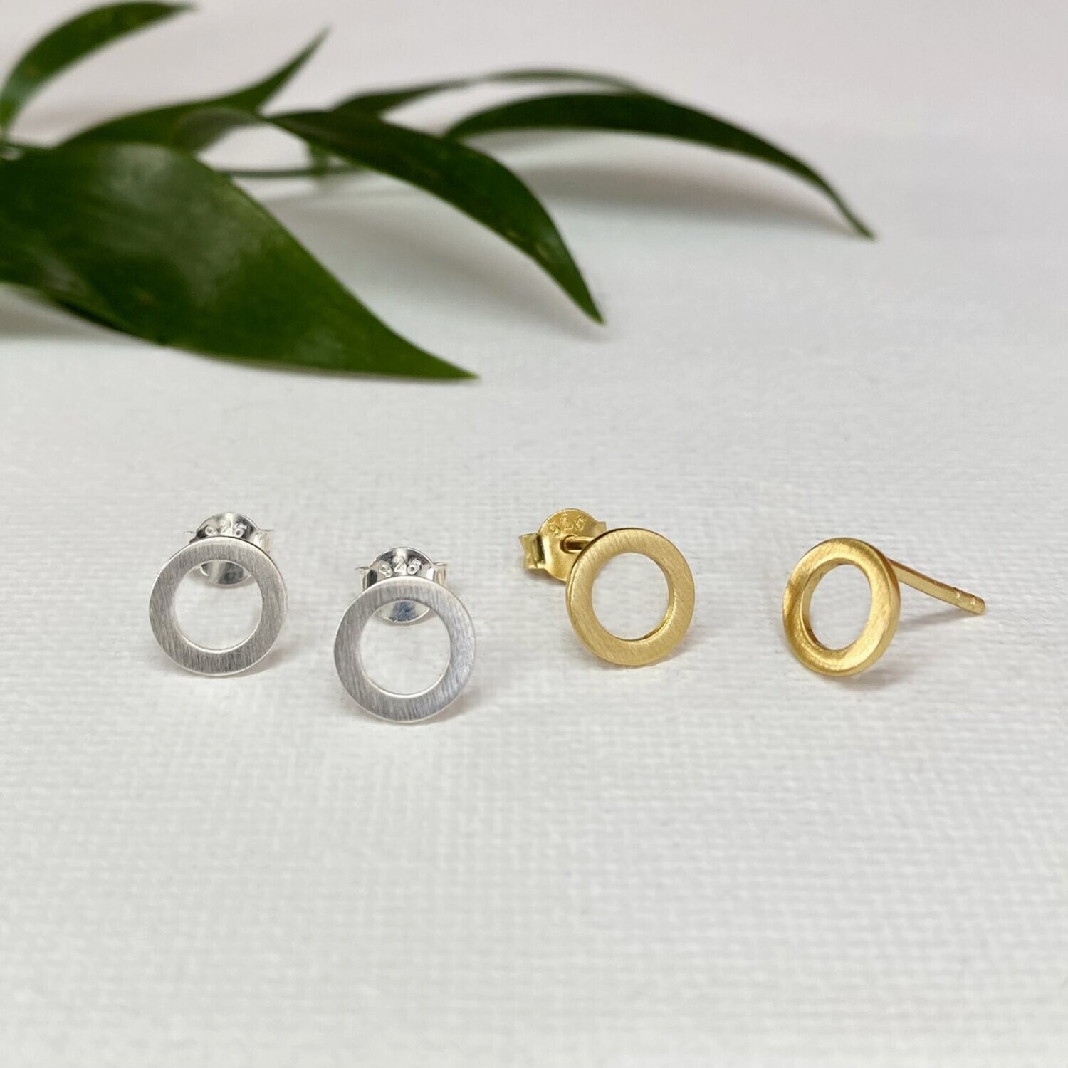 Offene Kreis Ohrstecker matt Offene Kreis Ohrstecker matt