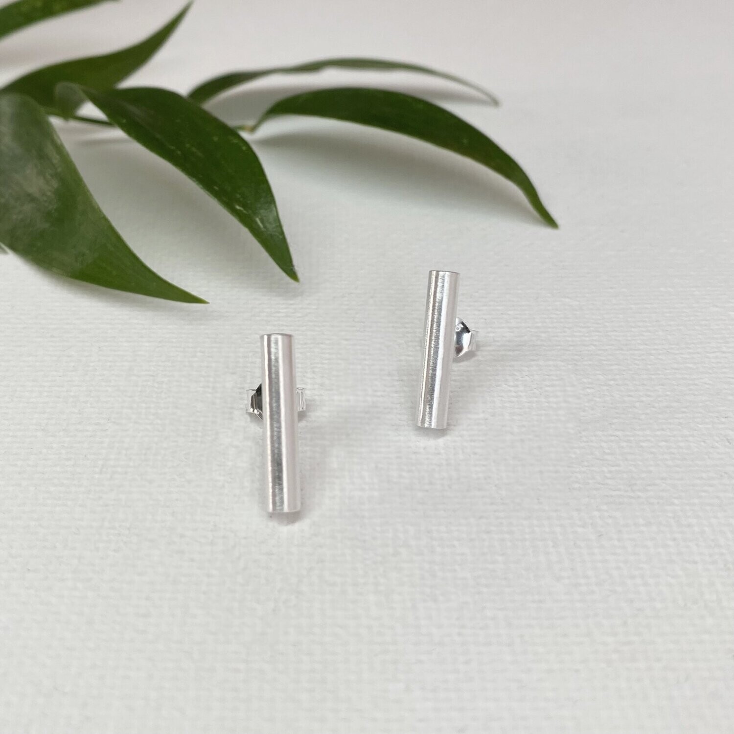 Runde Stab Ohrstecker, 15 mm lang