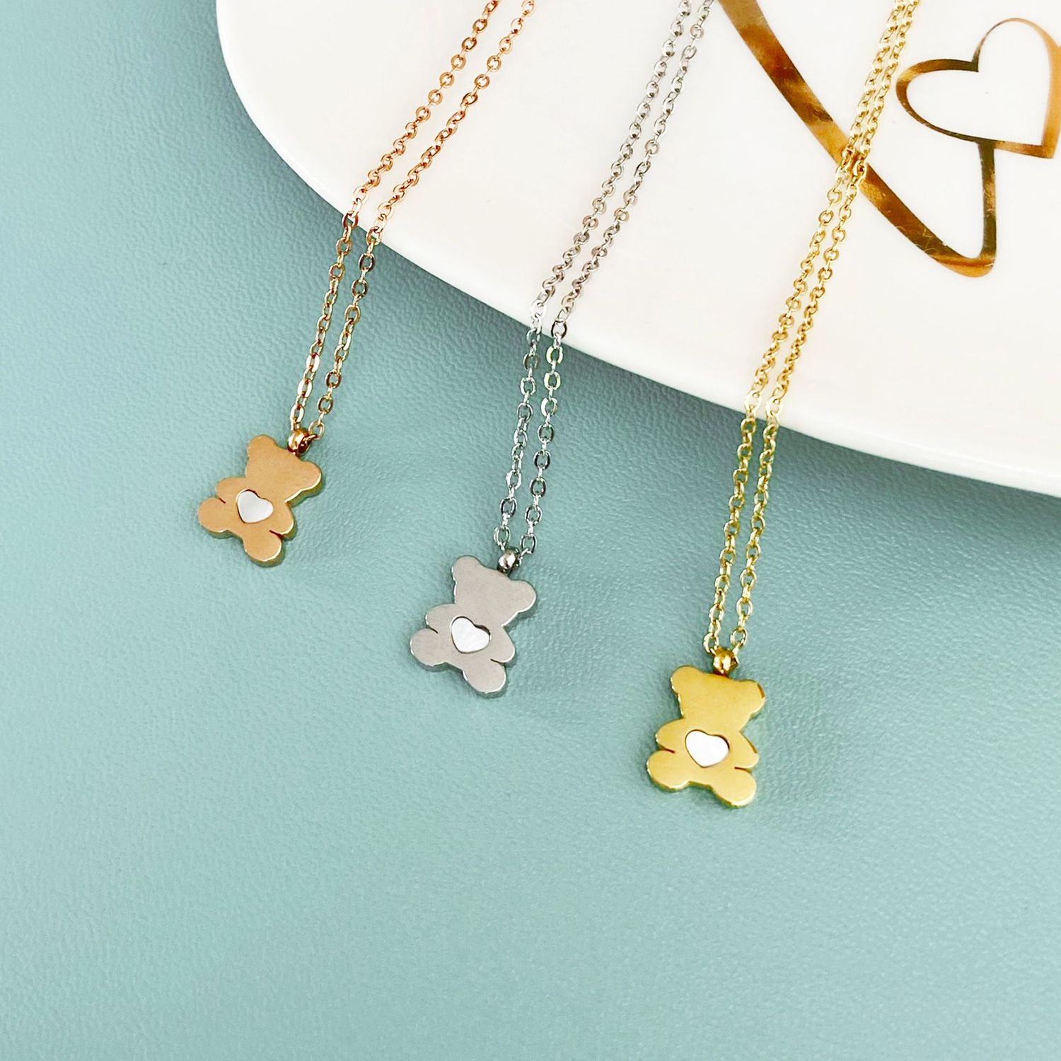 Bären Kette mit Herz Detail Bären Kette mit Herz Detail